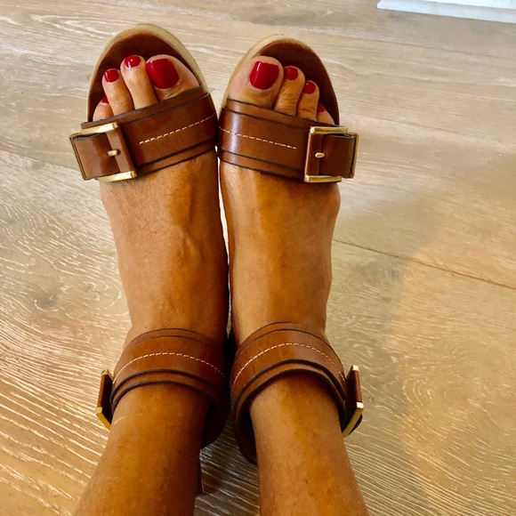 Stylish “Louise et Cie” Sz 7.5 wedge sandals - Picture 2 of 7